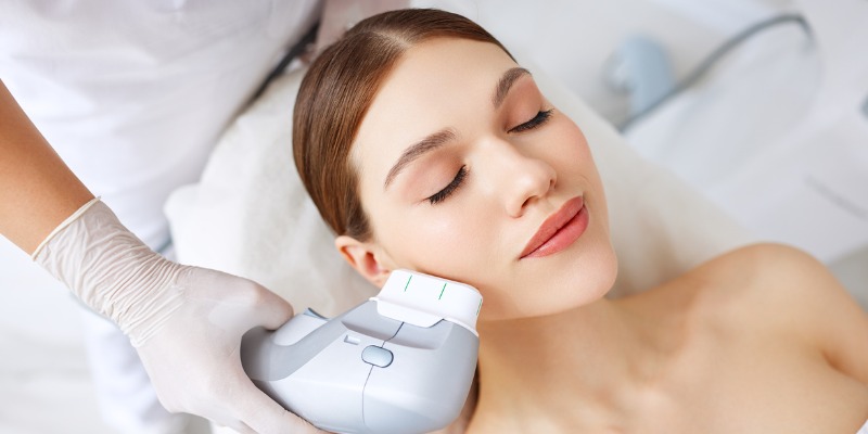 How Fat Freezing and HIFU Work Together? 4 book a personalised consultation of Fat Freezing and HIFU Together Sandwich